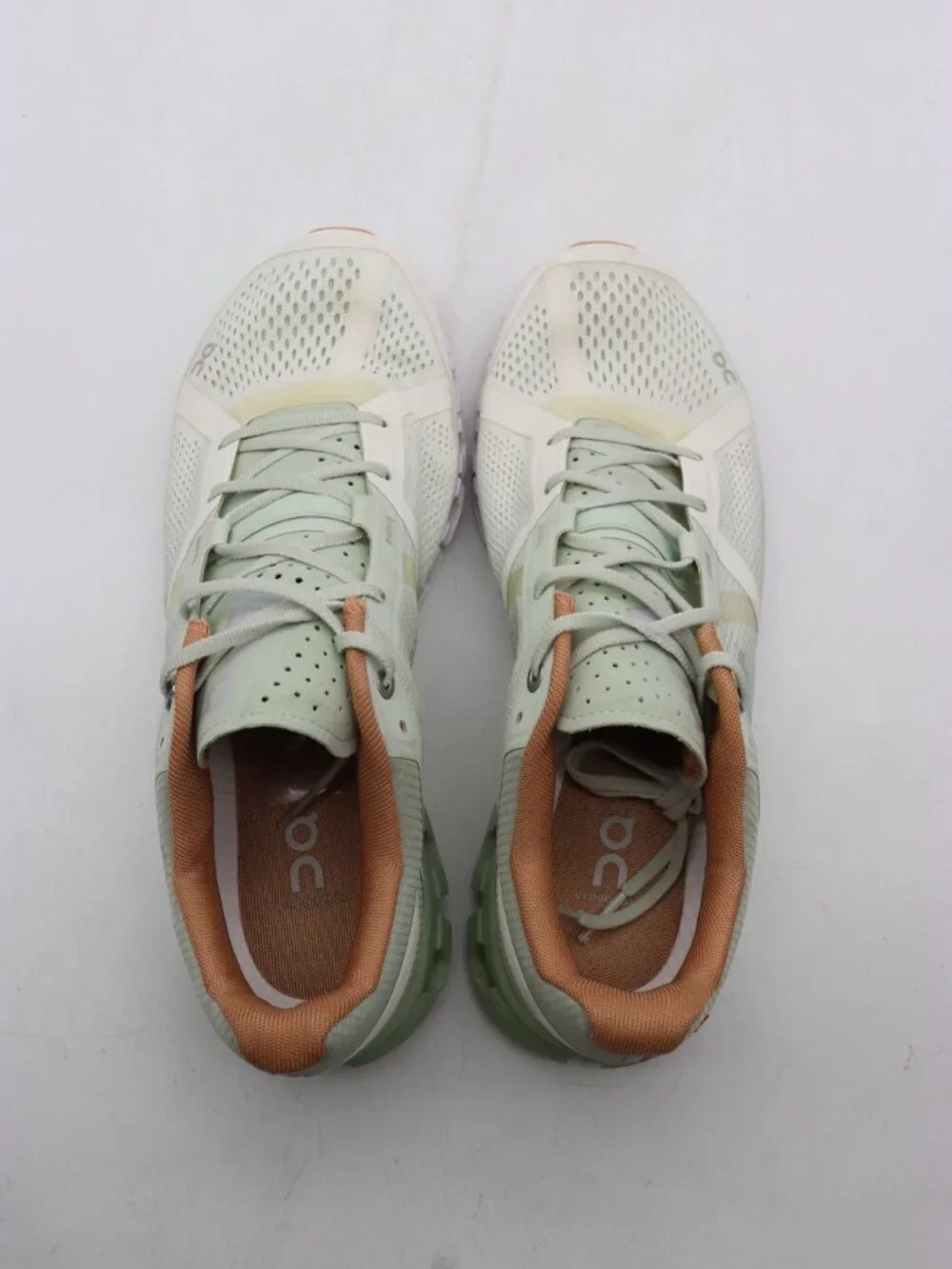 On Running Cloudflow Shoes Women's Size 8.5 Aloe White Mesh Athletic Sneakers